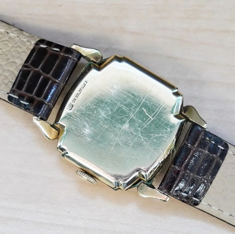 1947 ELGIN De Luxe Watch Durapower 17 Jewels Grade 555 Wristwatch 10K GF Fancy Case
