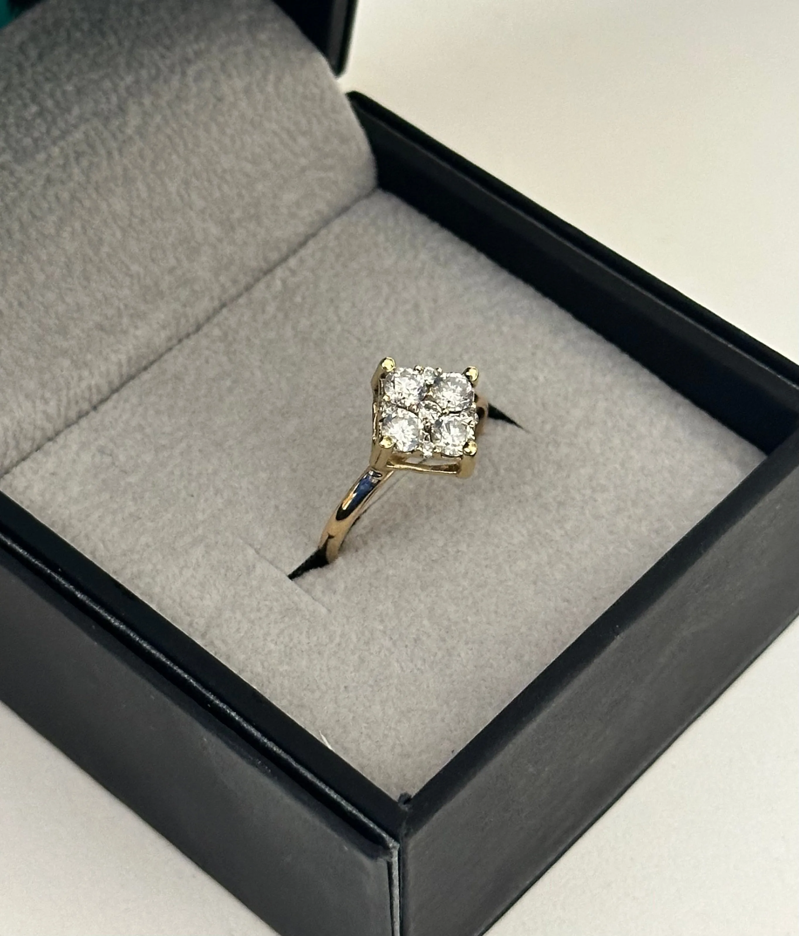 ANTIQUE LADIES 0.70 CTS DIAMONDS SOLID YELLOW GOLD RING - $8K APPRAISAL VALUE!