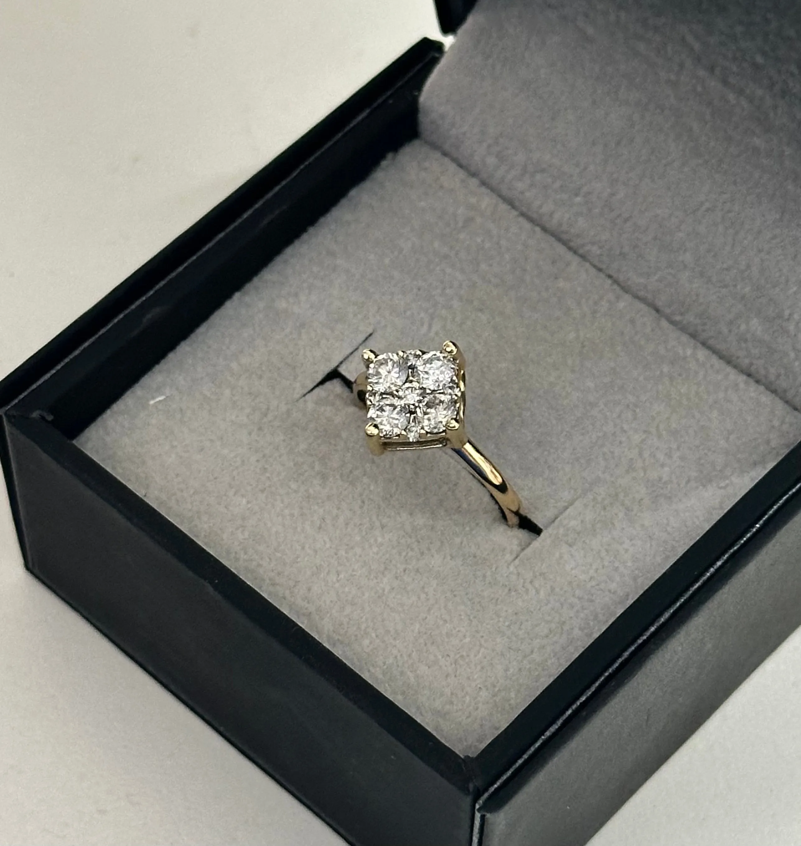 ANTIQUE LADIES 0.70 CTS DIAMONDS SOLID YELLOW GOLD RING - $8K APPRAISAL VALUE!