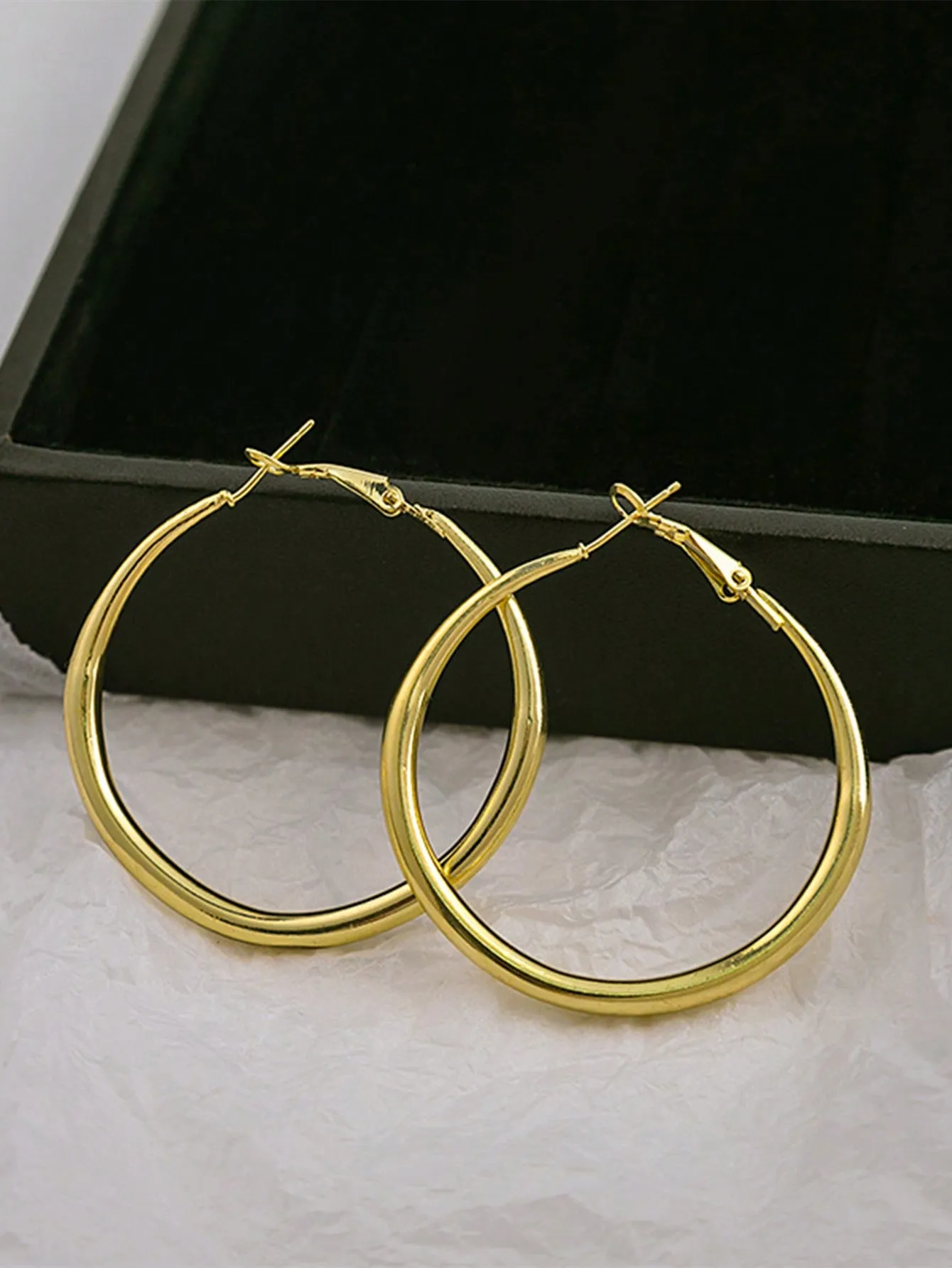 European And American Style Metallic Personalized Circle Design Earrings