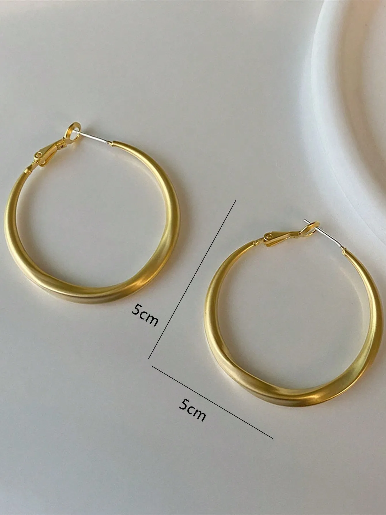 European And American Style Metallic Personalized Circle Design Earrings