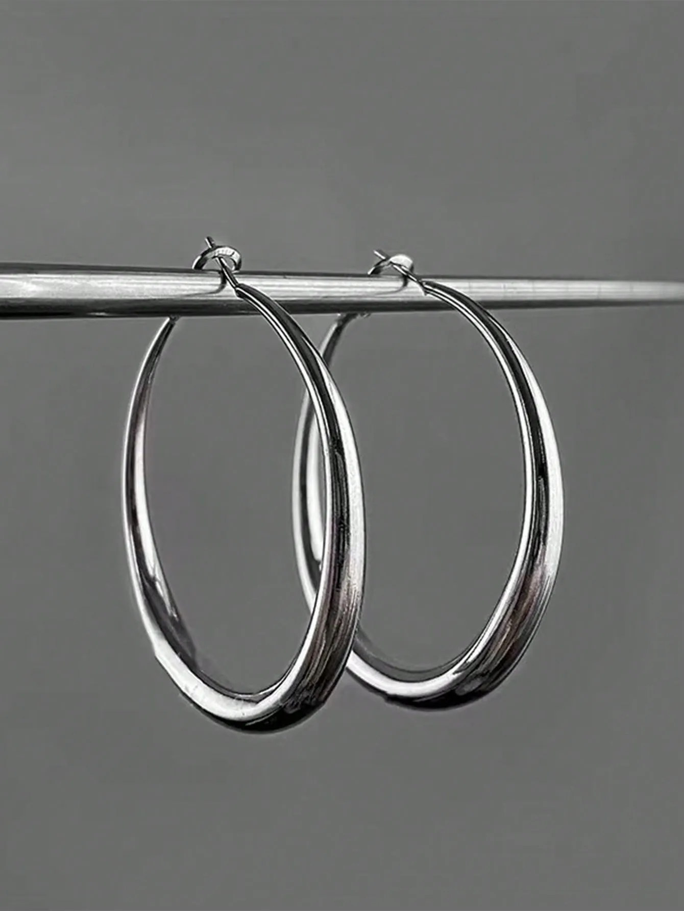 European And American Style Metallic Personalized Circle Design Earrings