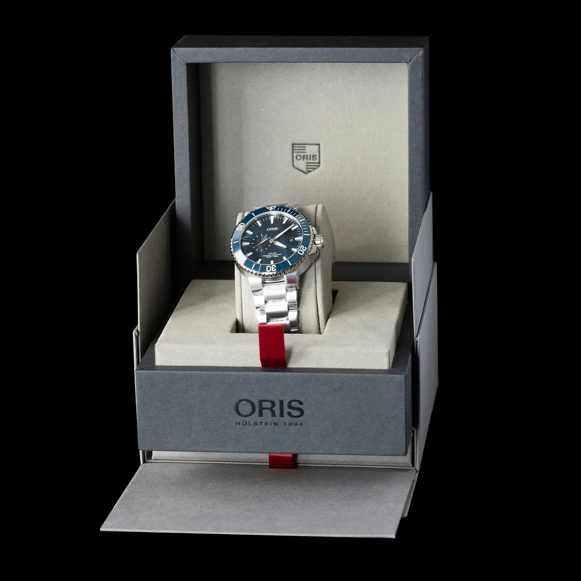 Oris - Aquis Small Second Date 45.5mm