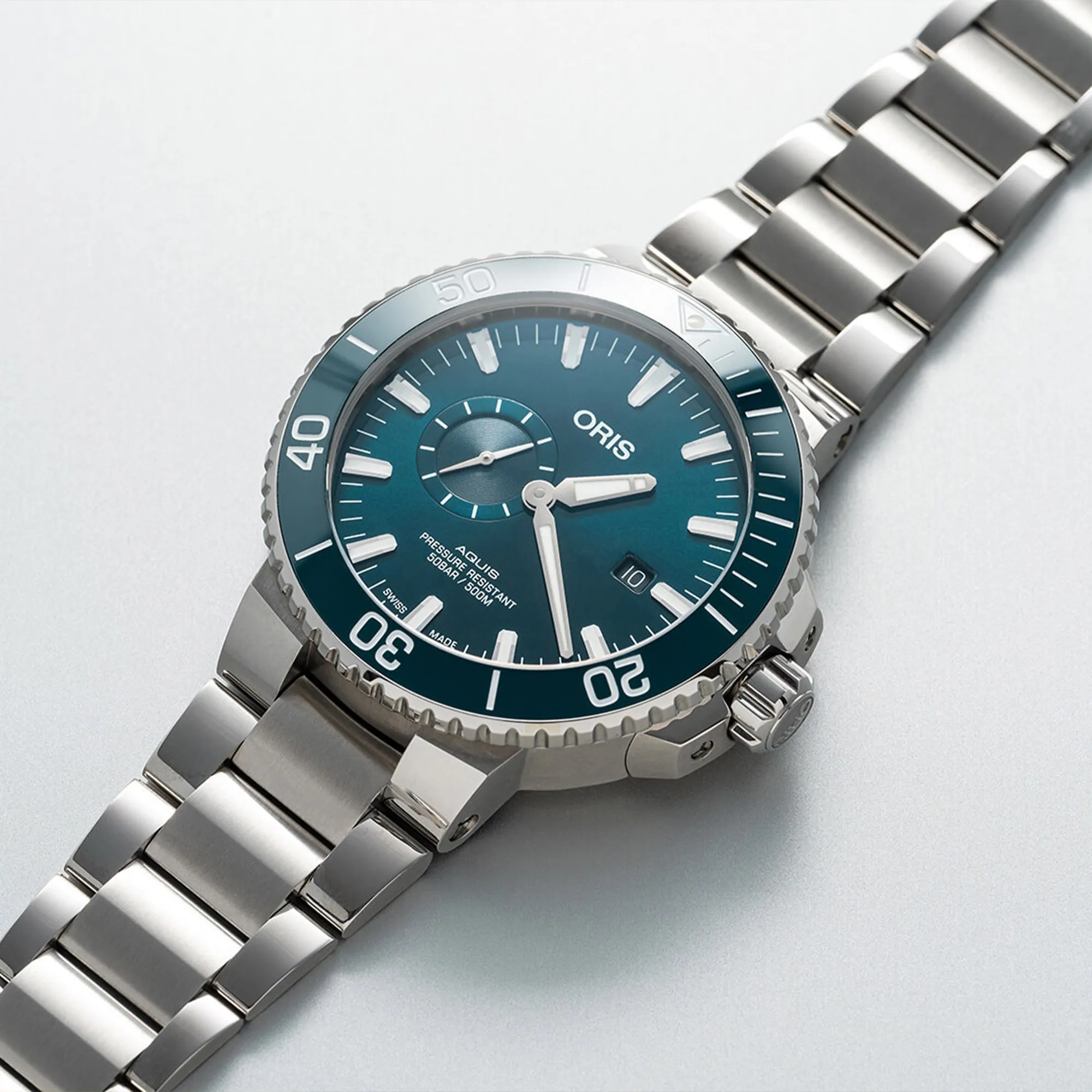 Oris - Aquis Small Second Date 45.5mm