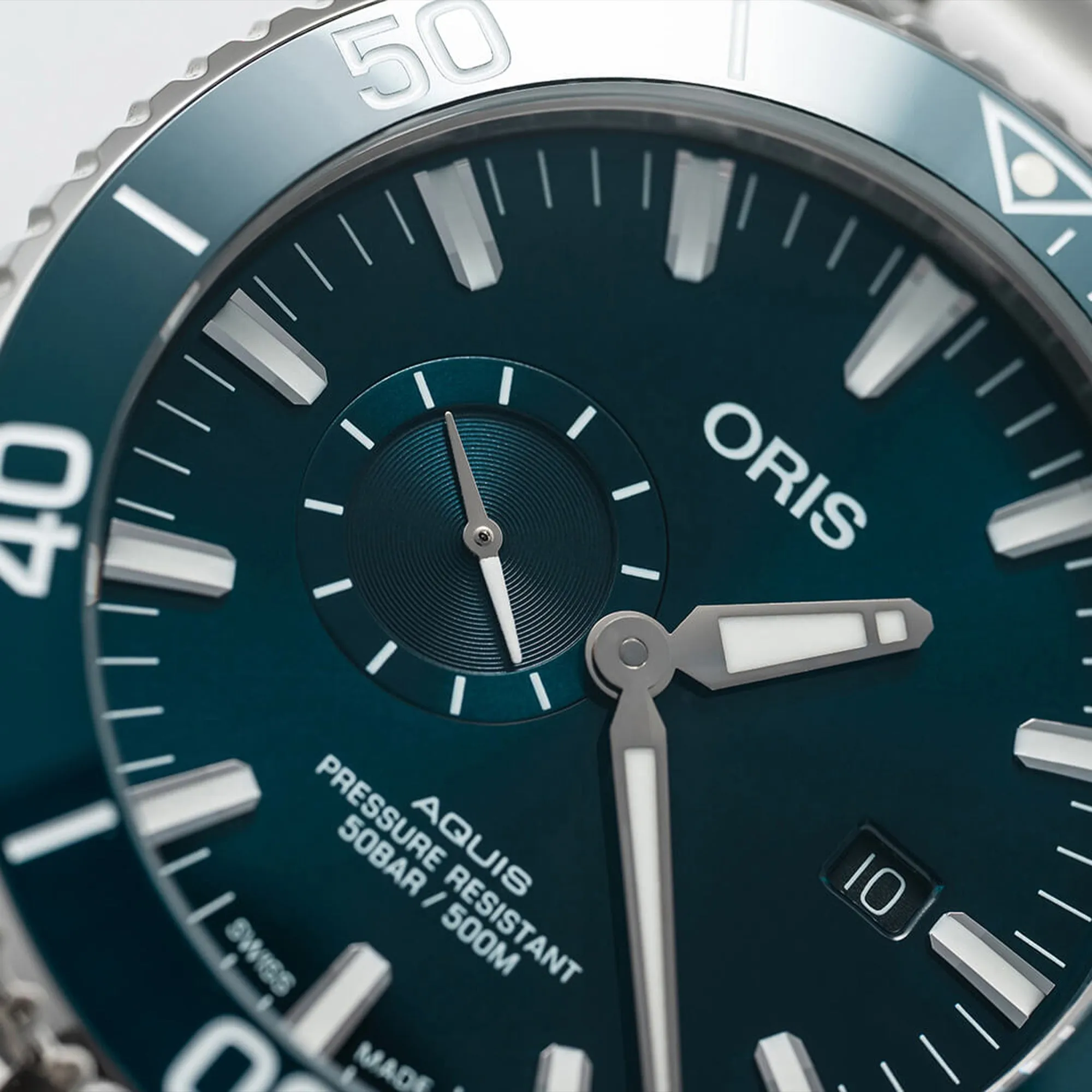 Oris - Aquis Small Second Date 45.5mm