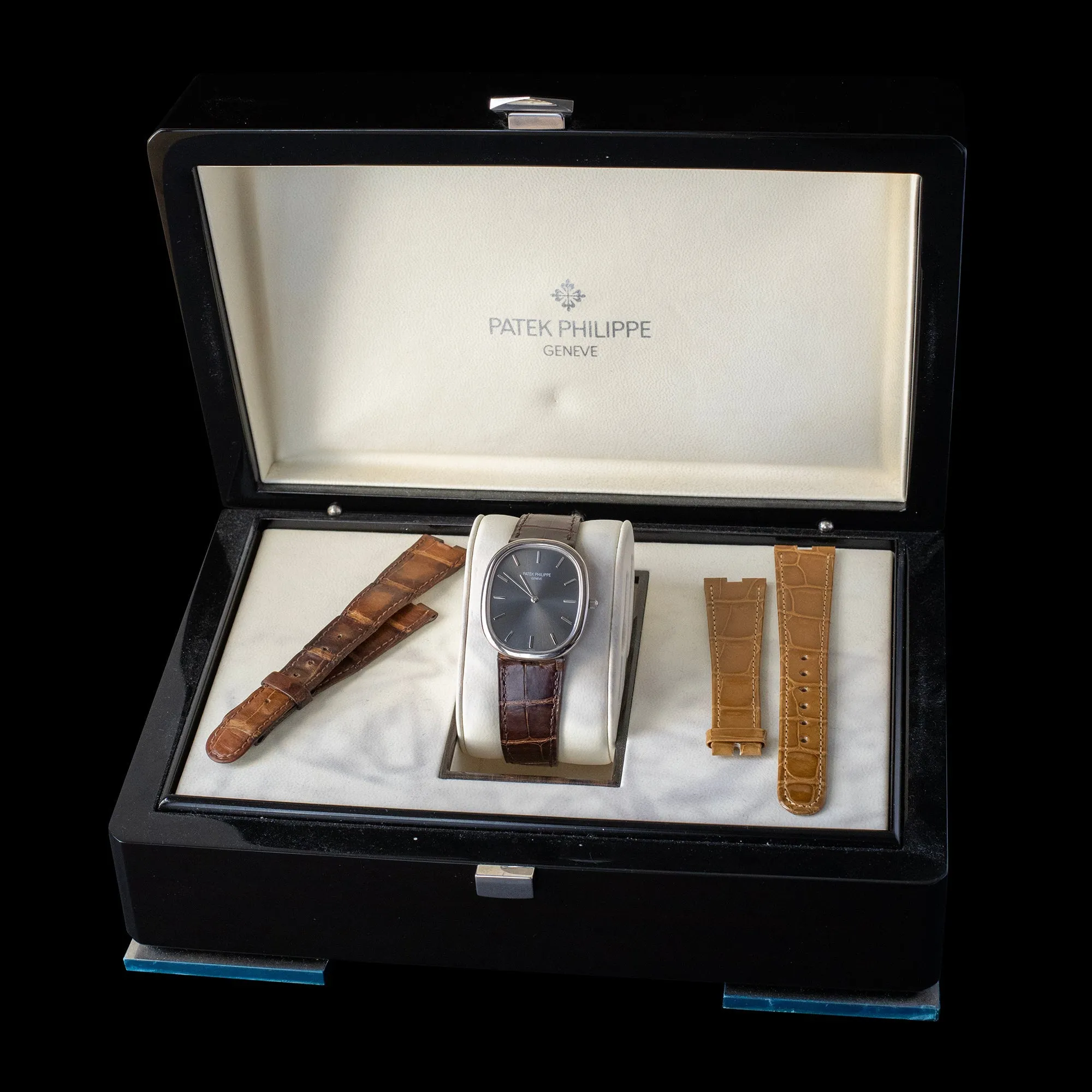 Patek Phillipe - 2006 Golden Ellipse
